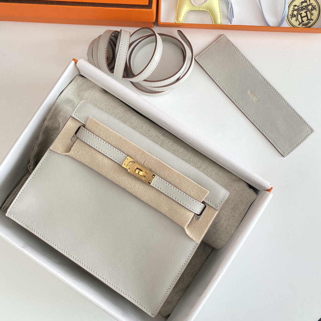 Hermes Kelly Danse Evercolor Bag In Pearl Grey Color